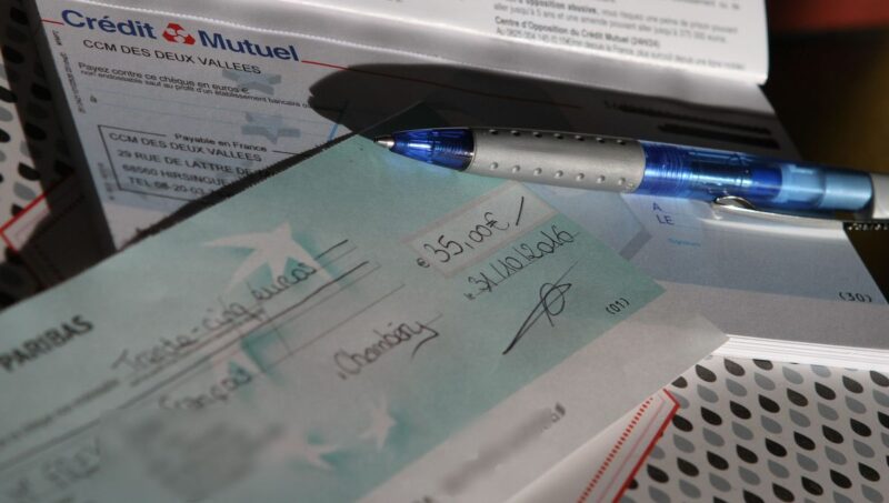 bannir chèque impôts