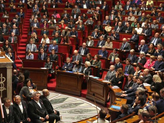 pouvoir au Parlement