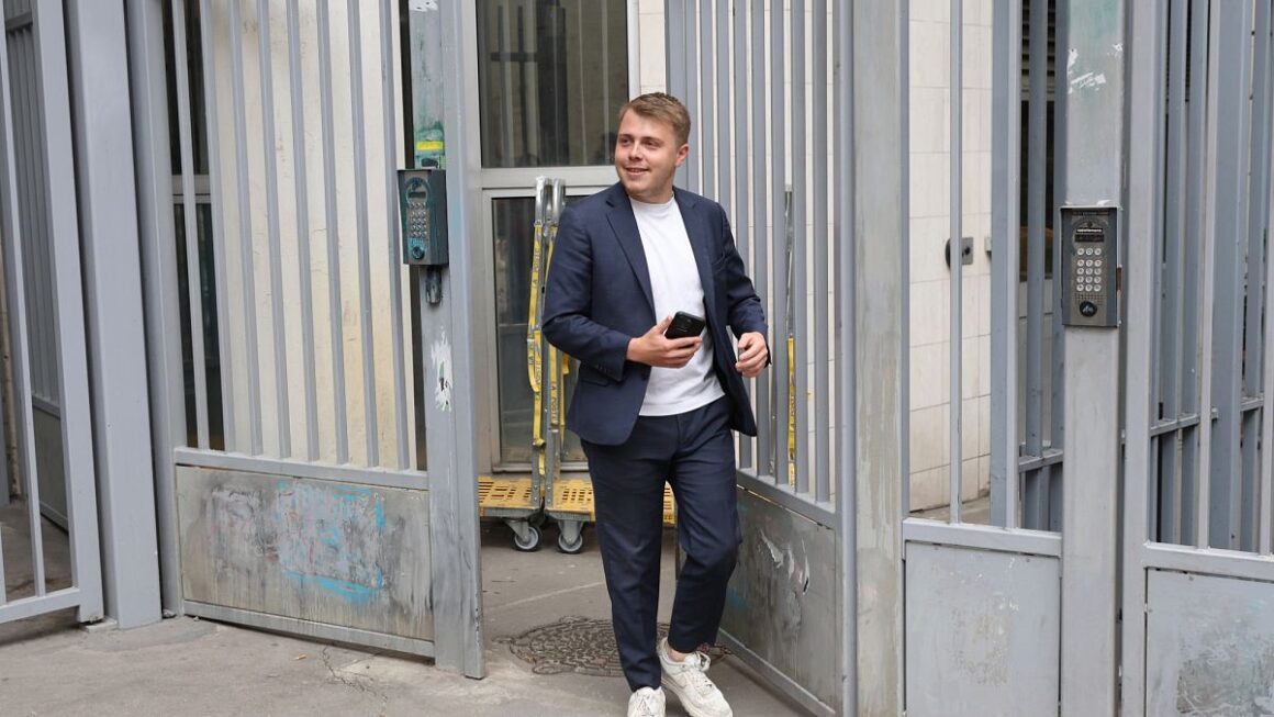 Louis Boyard montre de luxe