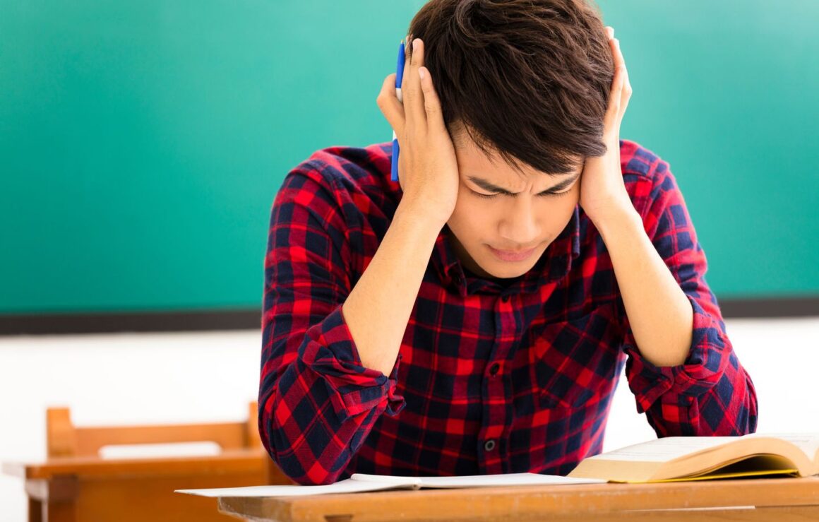 enfant smartphone confisqué