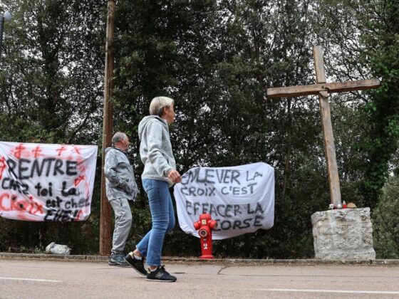 retrait croix Corse