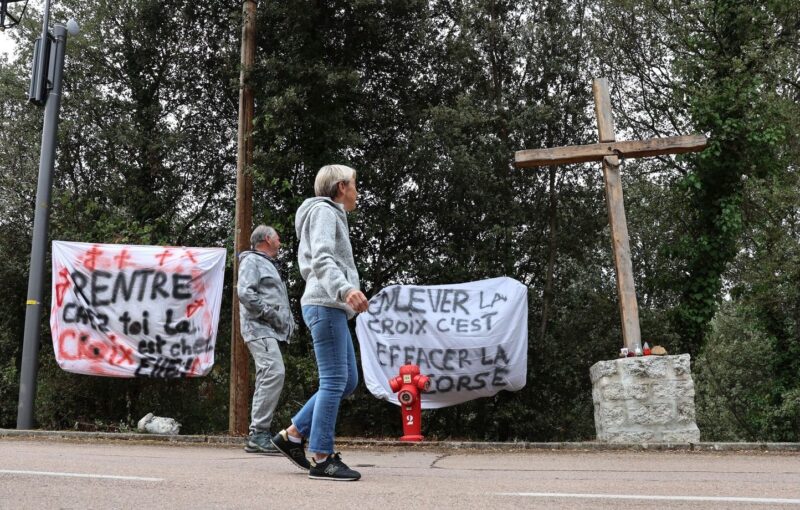 retrait croix Corse