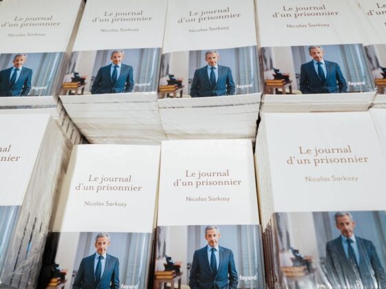 Fayard Bolloré marché livre