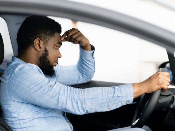 Assurance auto résilié pour non-paiement, que faire ? Découvrez vos options pour retrouver une couverture adaptée et éviter des complications. Agissez maintenant !