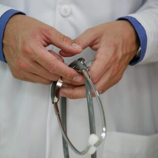 Mutuelle sante senior : choisissez une couverture adaptée pour protéger votre santé. Comparez les offres et trouvez la meilleure solution pour vous. Agissez maintenant !