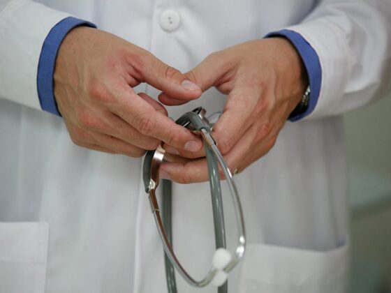 Mutuelle sante senior : choisissez une couverture adaptée pour protéger votre santé. Comparez les offres et trouvez la meilleure solution pour vous. Agissez maintenant !