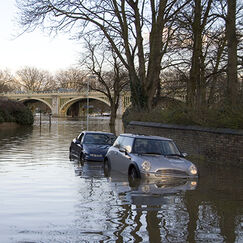 Assurance auto avis : explorez notre sélection des meilleures options en 2023 pour choisir la couverture idéale. Ne manquez pas nos conseils experts !