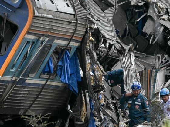 grue tombe train Thaïlande