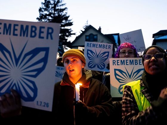 manifestations Minneapolis ICE