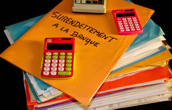 surendettement jeunes
