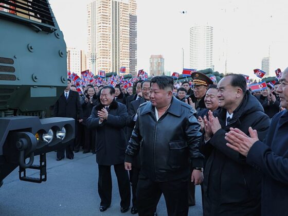 Kim Jong-un lance-roquettes