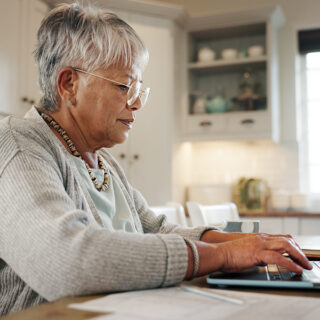 Choisir une mutuelle santé senior est essentiel pour garantir une couverture adaptée. Découvrez nos conseils pour faire le meilleur choix et assurez votre avenir serein.