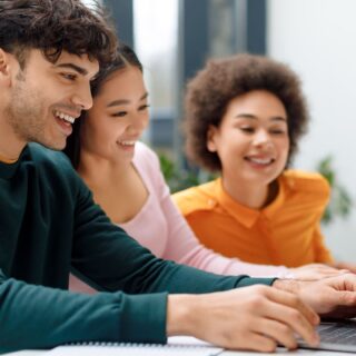 Comparateur de mutuelle santé pour retraité : trouvez la couverture idéale pour vos besoins. Comparez les offres et faites le meilleur choix dès maintenant.