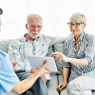 Meilleure mutuelle santé senior 2025 pour une couverture adaptée à vos besoins. Découvrez les options qui garantissent votre bien-être et faites le bon choix.