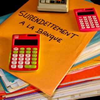 surendettement jeunes