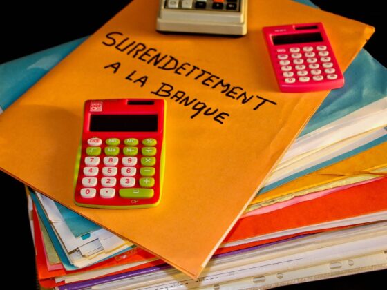surendettement jeunes