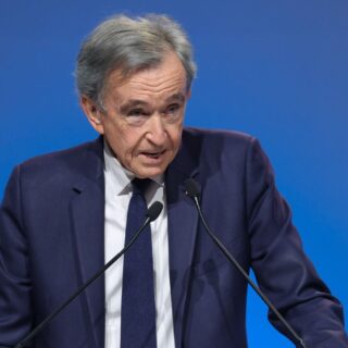 LVMH Arnault 50%