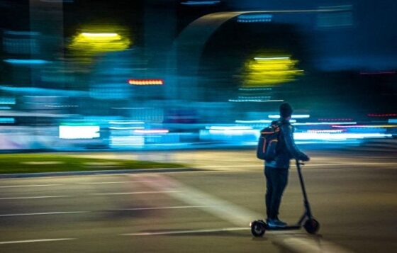 vélos trottinettes électriques débridés