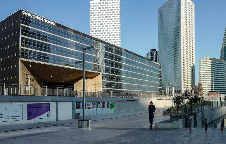 transformation bureaux en hôtel