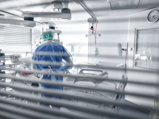 patient refuse quitter hôpital