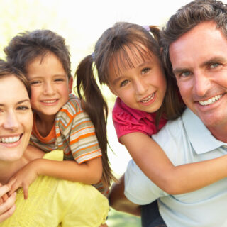 Assurance obsèques : garantissez l'avenir de vos proches en choisissant une couverture adaptée. Anticipez sereinement et assurez-leur une paix d'esprit.