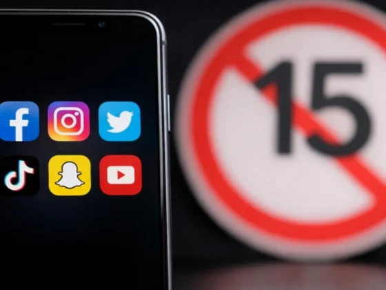 interdiction réseaux sociaux moins de 15 ans