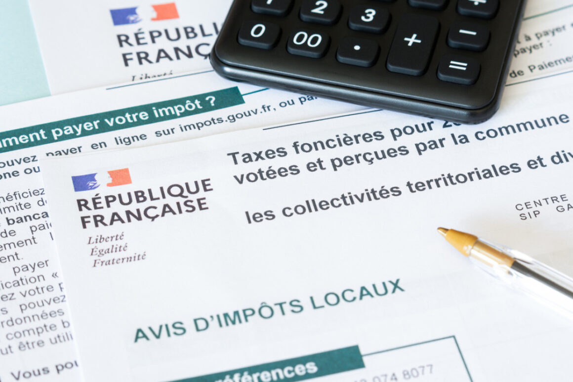 Fiscalité immobilière 2026 : barèmes actualisés, exonérations applicables selon l'article 150 U, et impôts à connaître pour optimiser votre investissement.