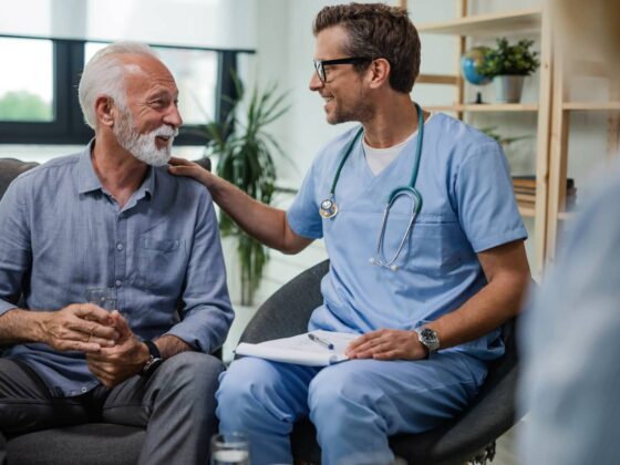 Mutuelle santé senior 2026 : découvrez les garanties adaptées et comment optimiser vos remboursements pour bien protéger votre santé et vos droits.