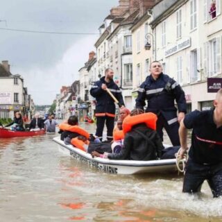La proposition de loi Barusseau vise à améliorer la gestion des catastrophes naturelles et faciliter la reconstruction. Analyse et conseils pratiques.