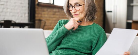 Âge retraite 2026 : préparer son départ à 64 ans, optimiser ses revenus avec un taux plein à 50 %, et éviter les abattements fiscaux. Guide complet et clair.